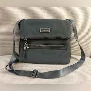 Baggallini Julie slim crossbody bag in dark grey